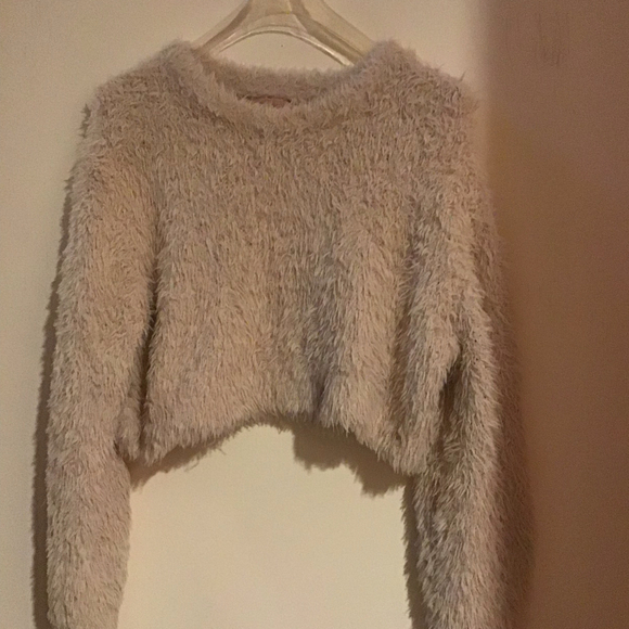 Urban Outfitters Edgy Cream Cropped Sherpa Sweater Size S - Picture 1 of 7